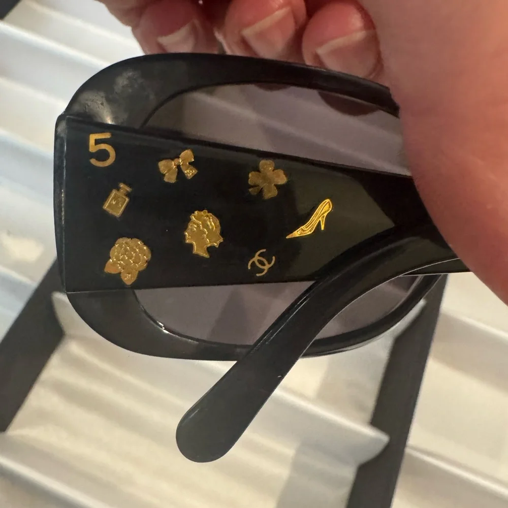 Chanel vintage Brown and black Sunglasses
